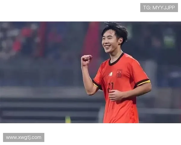 17岁蓉城新星获金童奖无球踢